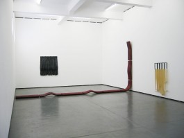 Foto einer Ausstellung der Künstlerin Gisela Kleinlein (2003)